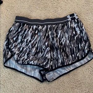 Lined running shorts
